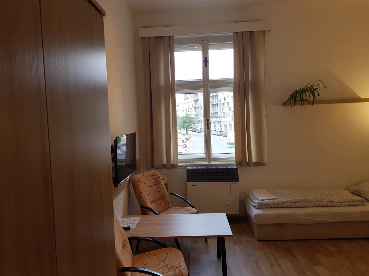 Penzion Mar Hradec Králové Exterior foto