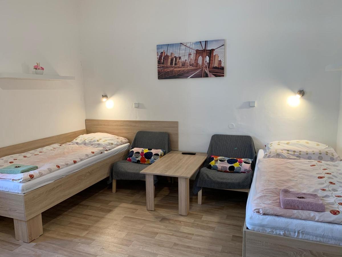 Penzion Mar Hradec Králové Exterior foto